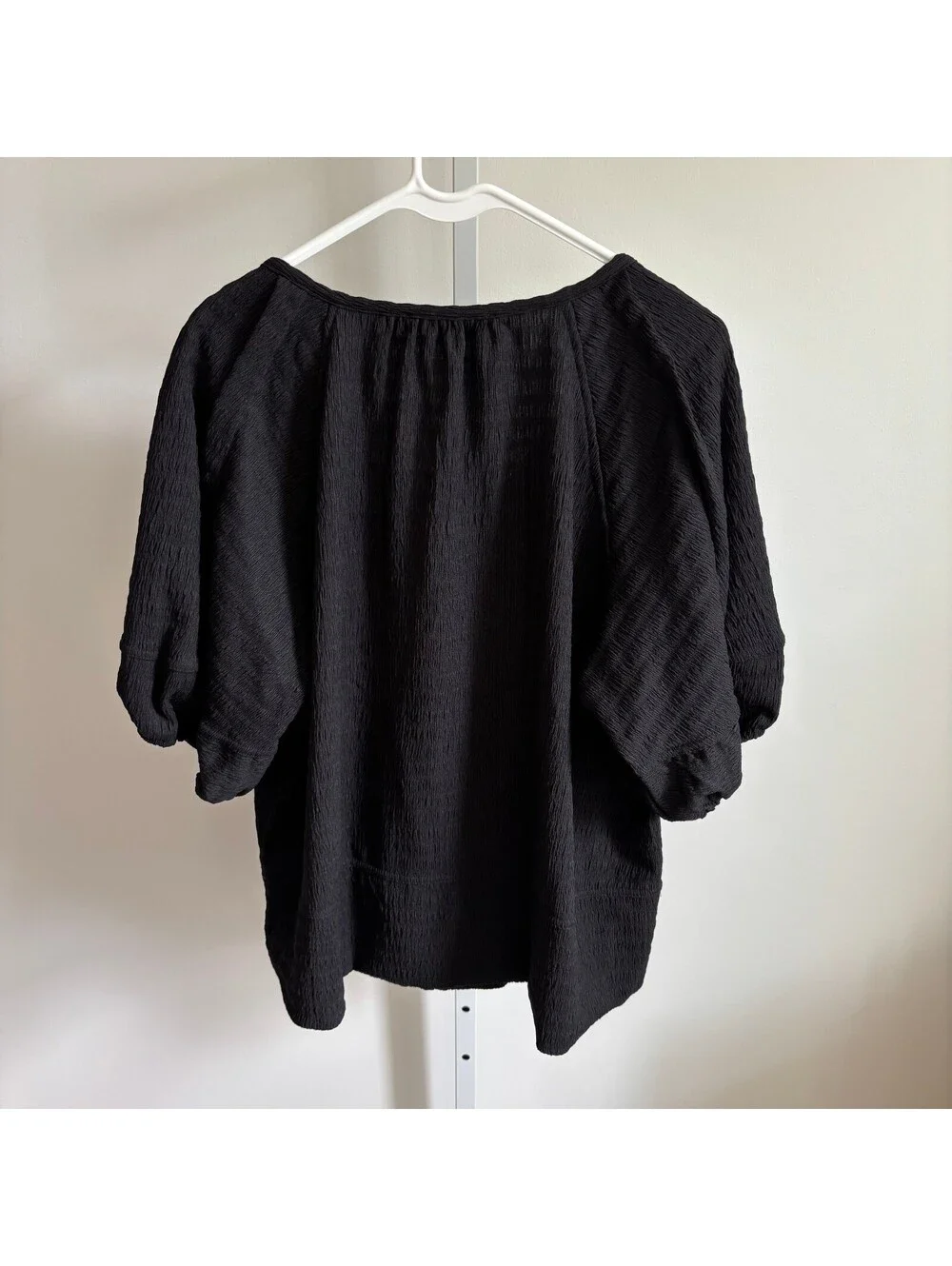 Loft NWT Women's Black Puff Sleeve Tie Neck Textured Blouse Size L